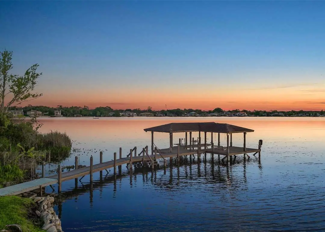 Longwood lakefront homes for sale in Sweetwater Club