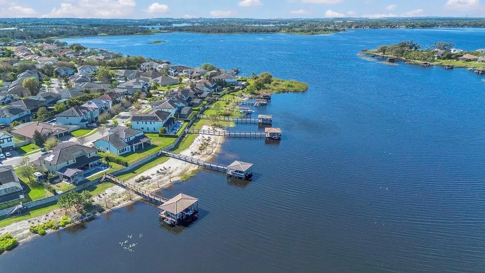 Winter Garden lakefront homes for sale on Johns Lake